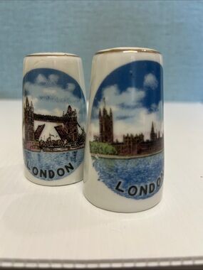 Vintage London Skyline Souvenir Salt and Pepper Shakers Set